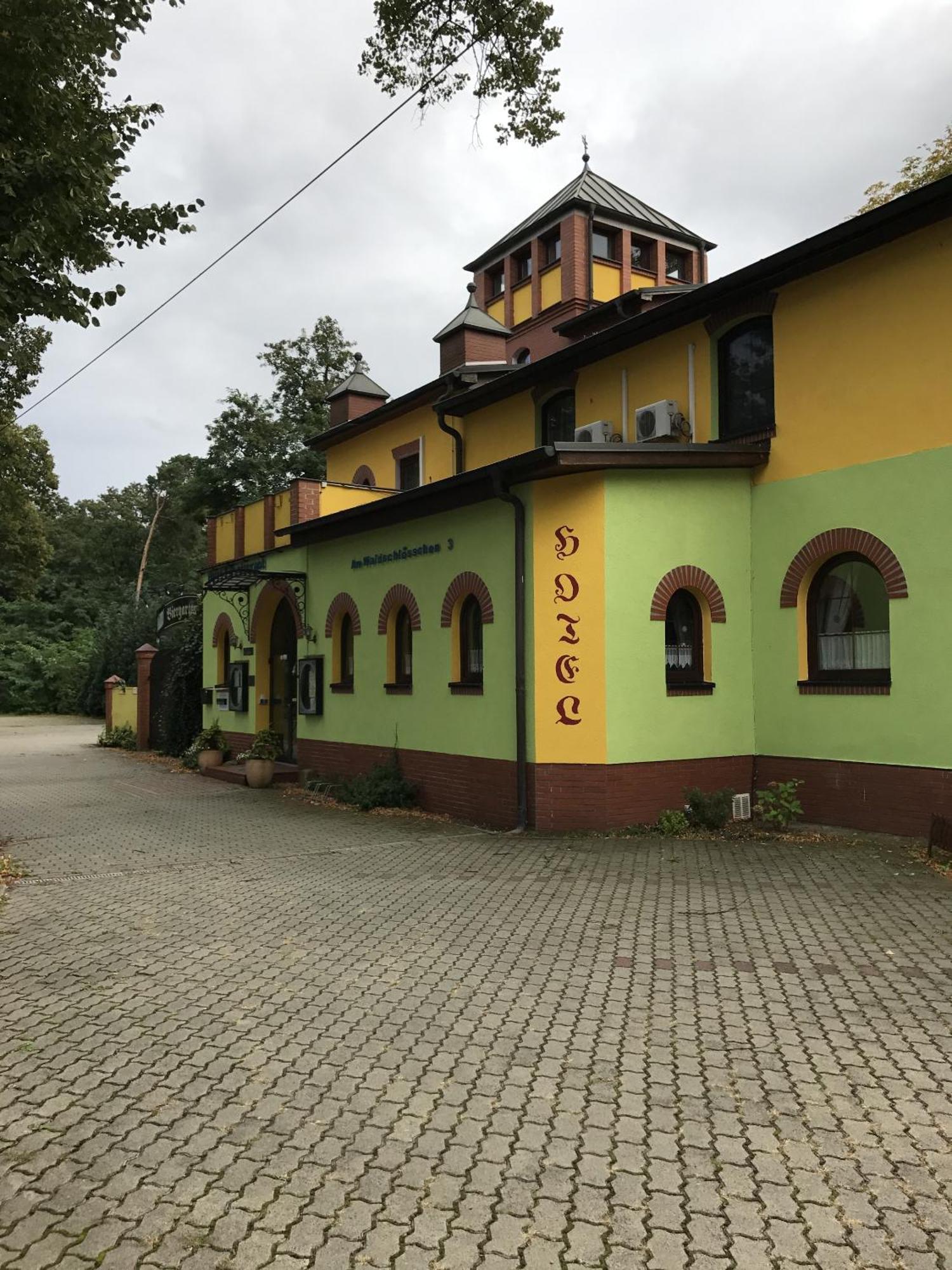 Waldschloesschen Bed & Breakfast Mittenwalde Exterior photo